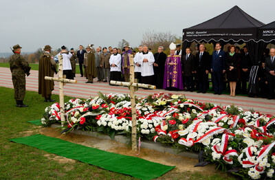 Uroczystości pogrzebowe Żołnierzy Niezłomnych, Leopolda Rząsy i Michała Zygo, na cmentarzu komunalnym Wilkowyja w Rzeszowie.Fot.IPN/Igor Witowicz