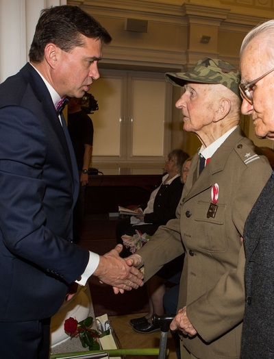 Uroczystość wręczenia Nagrody Honorowej „Świadek Historii” - mjr Franciszek Sagan i dyrektor oddziału IPN w Rzeszowie dr Dariusz Iwaneczko. Fot. Igor Witowicz.