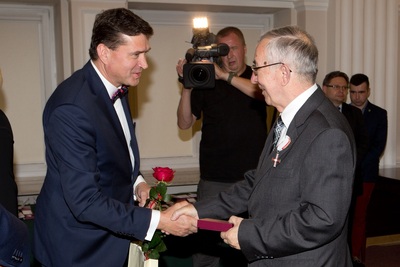 Uroczystość wręczenia Krzyży Wolności i Solidarności działaczom opozycji antykomunistycznej. Fot. Igor Witowicz.