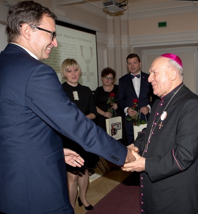 Uroczystość wręczenia Krzyży Wolności i Solidarności działaczom opozycji antykomunistycznej. Fot. Igor Witowicz.