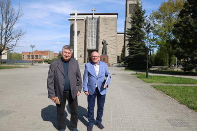 Zwiedzanie Muzeum Jana Pawła II oraz wystawy „A jutro jest nieznane. Podziemna Solidarność w Stalowej Woli 1982-1989”. Fot. Katarzyna Gajda-Bator (IPN)