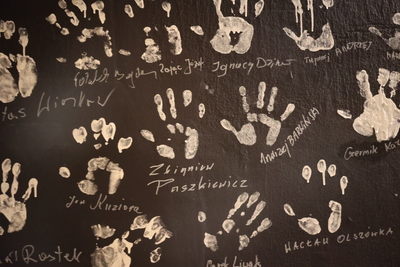 Zwiedzanie Muzeum Jana Pawła II oraz wystawy „A jutro jest nieznane. Podziemna Solidarność w Stalowej Woli 1982-1989”. Fot. Katarzyna Gajda-Bator (IPN)