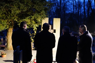 Wizyta Prezesa IPN na grobie Jana Stawisińskiego w Koszalinie / Fot. M. Ruczyński  (IPN)