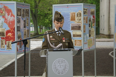 Odsłonięcie ławeczki generała Hallera (2)