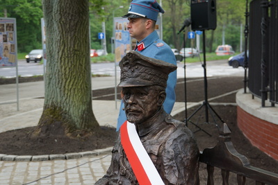 Odsłonięcie ławeczki generała Hallera (4)