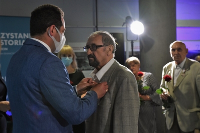 Uroczystość wręczenia Krzyży Wolności i Solidarności działaczom opozycji antykomunistycznej, Szczecin, 2021 (fot. Marcin Manowski/IPN Oddział w Szczecinie)