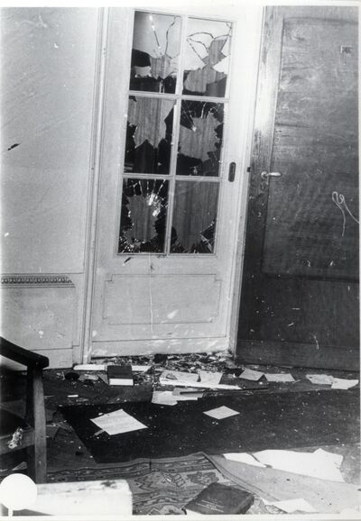 Zniszczenia wewnątrz konsulatu ZSRS (IPN Sz 009/1460)