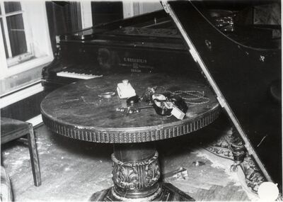 Zniszczenia wewnątrz konsulatu ZSRS (IPN Sz 009/1460)