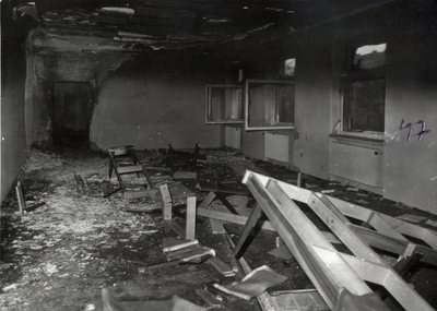 Widoczne zniszczenia w budynku KW PZPR (Sygn. IPN Sz 0012/323 t. 1).