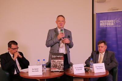 Prezentacja albumu „Białe legiony 1914–1918. Od Legionu Puławskiego do I Korpusu Polskiego”. Od lewej: dr Rafał Sierchuła, dr Kazimierz Krajewski, dr Wojciech Muszyński – Warszawa, 27 września 2018. Fot. Aleksandra Wierzchowska (IPN)