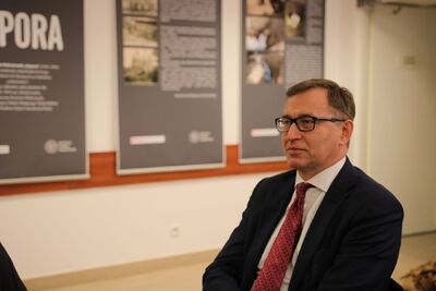 W spotkaniu na temat albumu „Białe legiony 1914–1918. Od Legionu Puławskiego do I Korpusu Polskiego” wziął udział prezes IPN dr Jarosław Szarek. Fot. Aleksandra Wierzchowska (IPN)