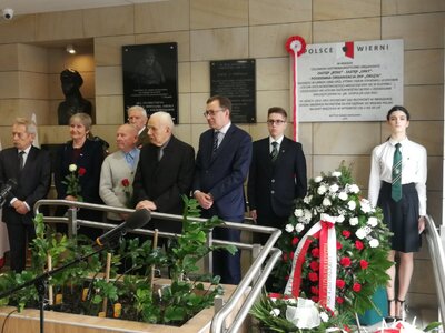 Uroczyste odsłonięcie tablicy upamiętniającej członków młodzieżowej organizacji antykomunistycznej – Warszawa, 1 marca 2019. Fot. Sławek Kasper (IPN)