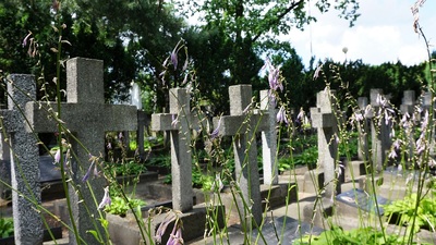 Wakacyjny spacer z historią. Cmentarz Wojskowy na Powązkach – „Tajemnice nekropolii”. Kwatera powstańcza – Warszawa, 14 lipca 2019