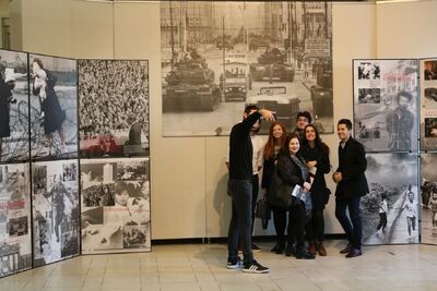 Wernisaż angielskiej wersji wystawy „Zimna wojna. Krótka historia podzielonego świata” – Bukareszt (Rumunia), 5 grudnia 2019. Fot. Instytut Polski w Bukareszcie