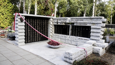 Odsłonięcie rozbudowanej kwatery Batalionu „Pięść” na warszawskich Powązkach – Warszawa, 4 października 2020. Fot. Karol Dardziński (BUWiM IPN))