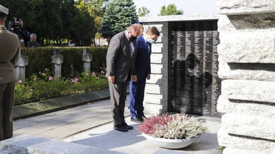 Odsłonięcie rozbudowanej kwatery Batalionu „Pięść” na warszawskich Powązkach – Warszawa, 4 października 2020. Fot. Karol Dardziński (BUWiM IPN))