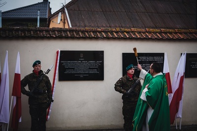 Uroczystość odsłonięcia tablicy upamiętniającej Stefana Szmakfefera – Zakroczym, 20 lutego 2022. Fot. Mateusz Niegowski (IPN)