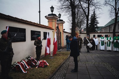 Uroczystość odsłonięcia tablicy upamiętniającej Stefana Szmakfefera – Zakroczym, 20 lutego 2022. Fot. Mateusz Niegowski (IPN)