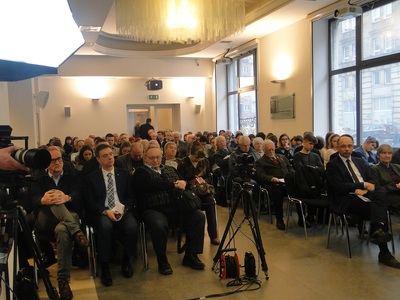 Konferencja naukowo-edukacyjna „Sprzeczne narracje. Historia powojennej Polski”