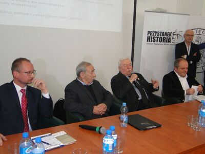 Konferencja naukowo-edukacyjna „Sprzeczne narracje. Historia powojennej Polski”