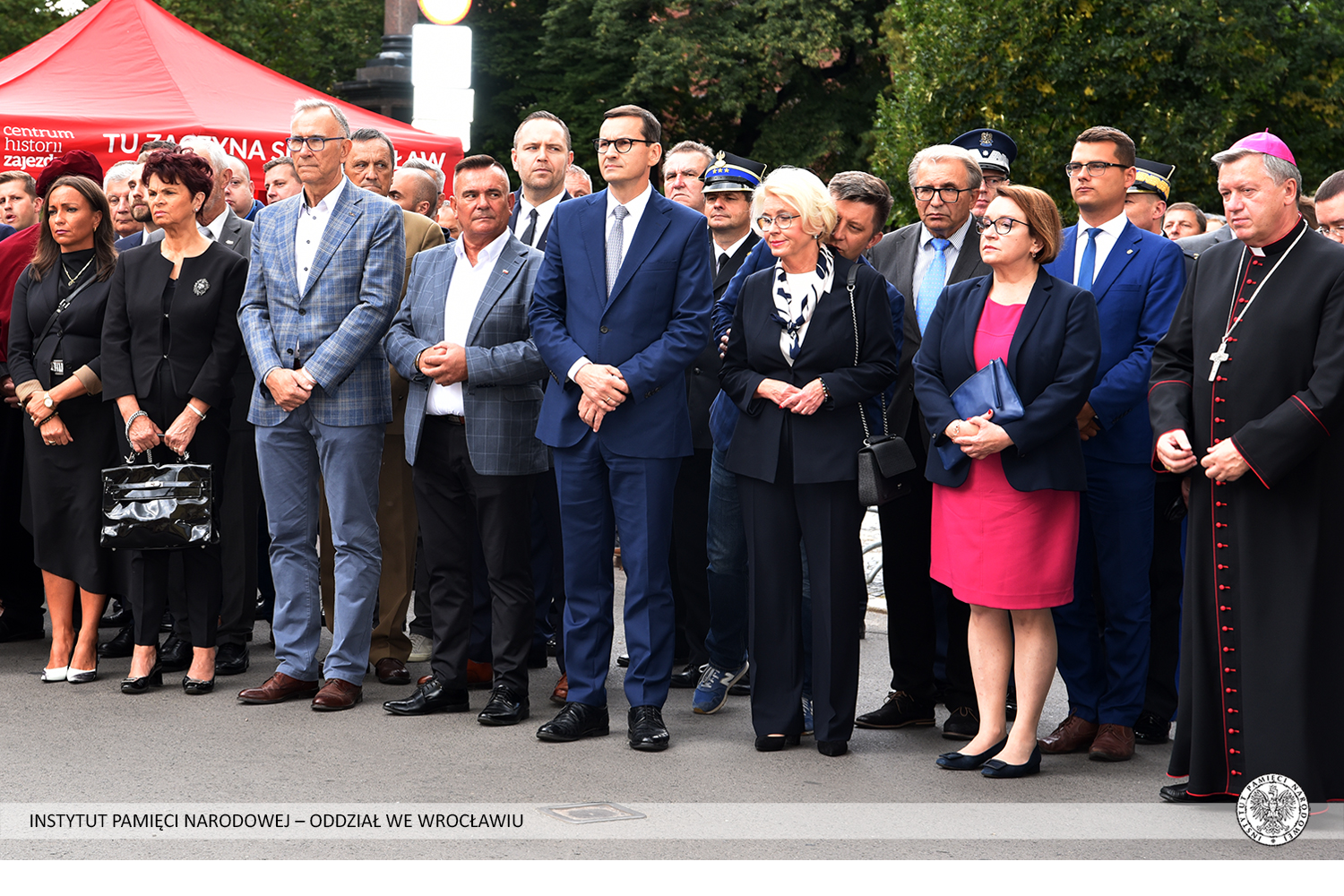 Odsłonięcie tablicy poświęconej prezydentowi Lechowi Kaczyńskiemu – Wrocław, 27 sierpnia 2021 Odsłonięcie tablicy poświęconej prezydentowi Lechowi Kaczyńskiemu – Wrocław, 27 sierpnia 2021