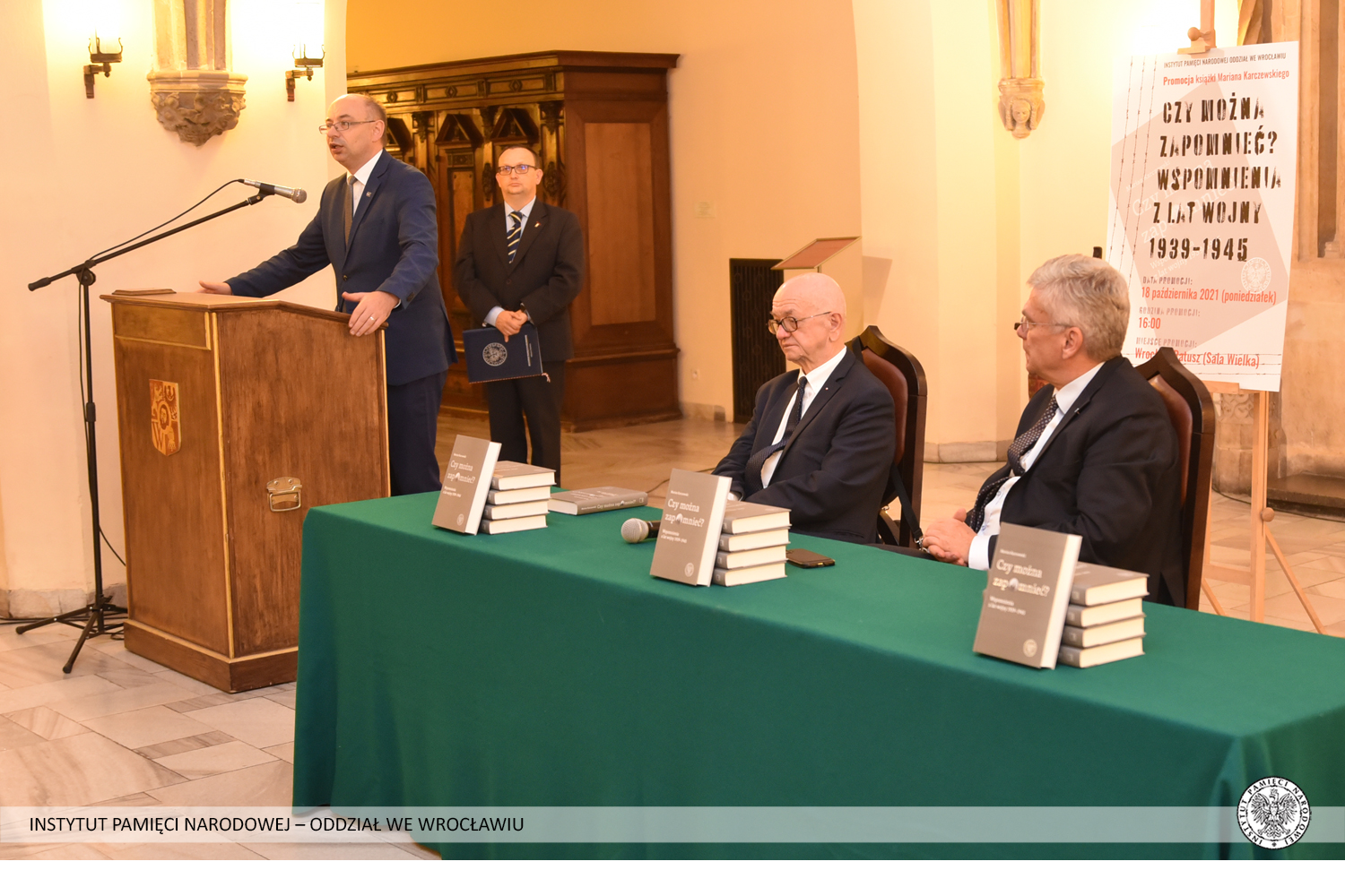 Promocja książki Mariana Karczewskiego „Czy można zapomnieć? Wspomnienia z lat wojny 1939–1945” we Wrocławiu Promocja książki Mariana Karczewskiego „Czy można zapomnieć? Wspomnienia z lat wojny 1939–1945” we Wrocławiu