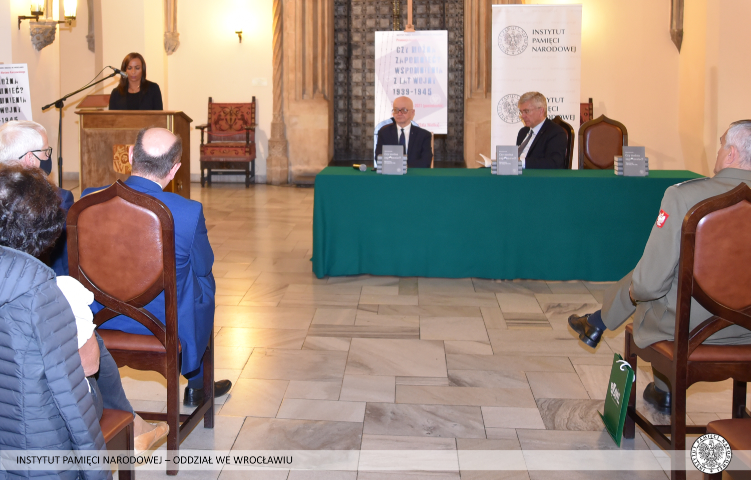 Promocja książki Mariana Karczewskiego „Czy można zapomnieć? Wspomnienia z lat wojny 1939–1945” we Wrocławiu Promocja książki Mariana Karczewskiego „Czy można zapomnieć? Wspomnienia z lat wojny 1939–1945” we Wrocławiu