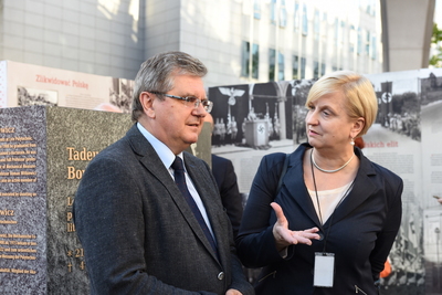 Wystawa „Kaźń profesorów lwowskich. Wzgórza Wuleckie 1941” przed Parlamentem Europejskim