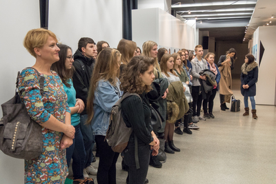Na otwarcie przybyli uczniowie liceów z nauczycielami