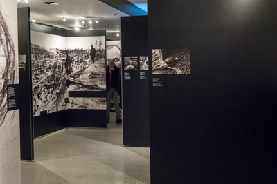 Wystawa "Kraj Rad. Fasada i terror"