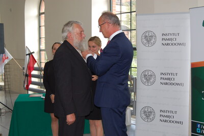 Odznaczenie odbiera Bogusław Marian Girin