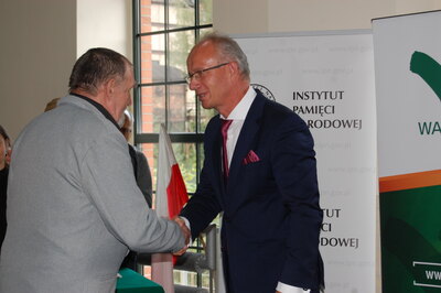 Krzyż Wolności i Solidarności odbiera Jan Zięba